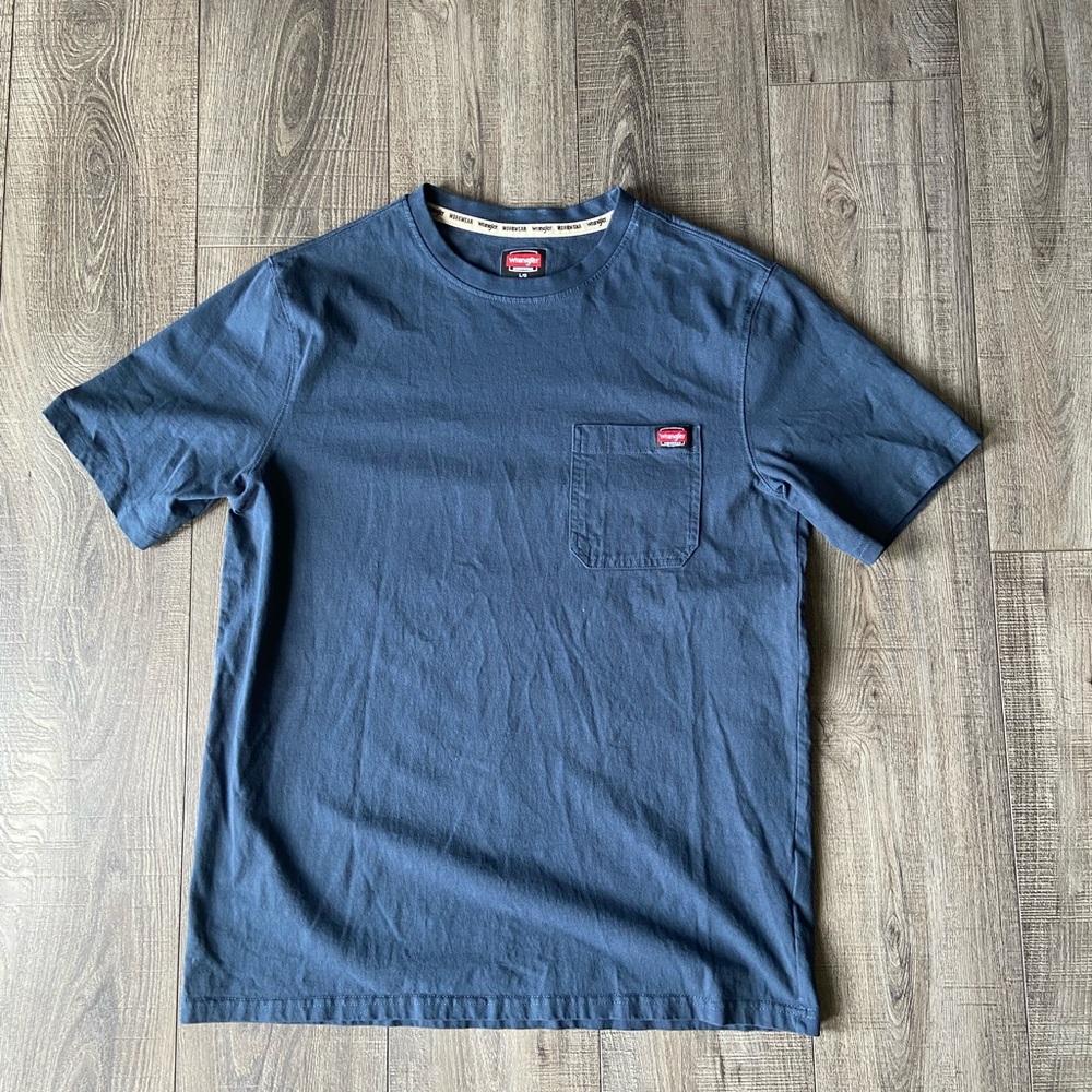 Men's Large Wrangler Blue Pocket T-Shirt